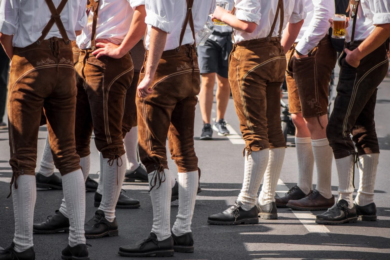 Lederhosenverleih Und Dirndlverleih, München & Oktoberfest